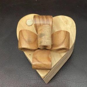 Wooden Heart with Hinge and bottom pads jewelry engagement ring